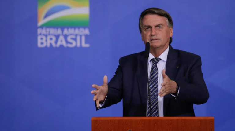 Bolsonaro diz ser inadmissível aborto com 7 meses de gestação