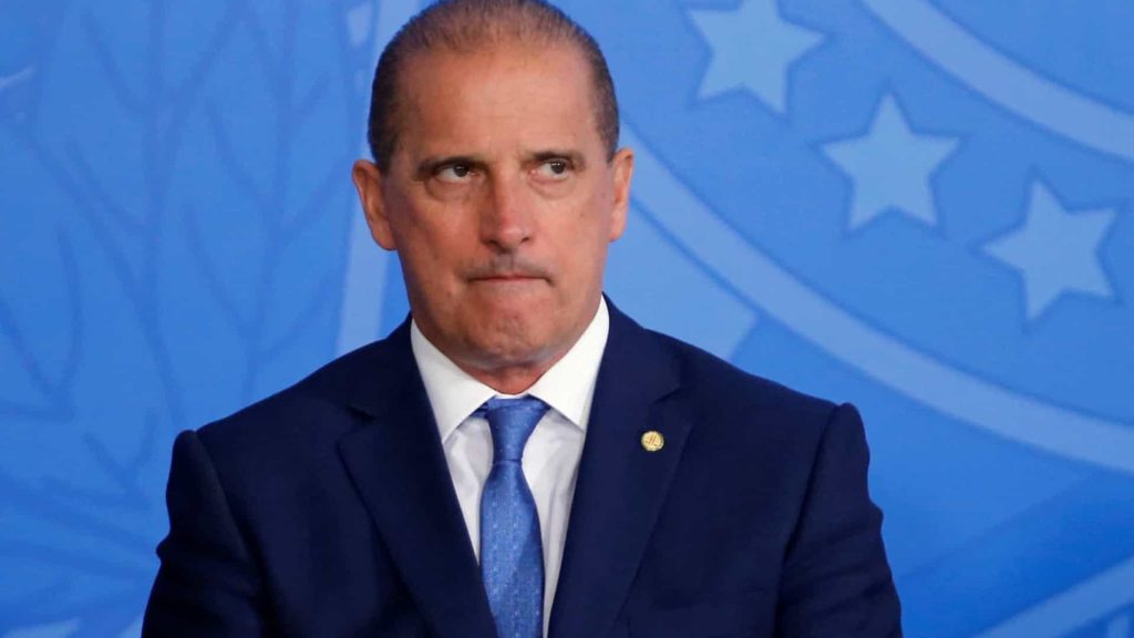 Onyx critica sistema eleitoral e nega golpismo de Bolsonaro