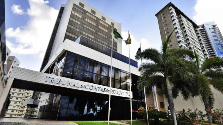 TCE confirma que pareceres sugerem desaprovação mas admite ‘dificuldades em agilizar a análise’ das contas de Carlos Eduardo e outros prefeitos