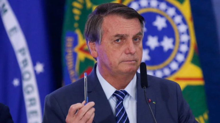 Bolsonaro confirma que não haverá reajuste de servidor e diz que tenta elevar vale-alimentação
