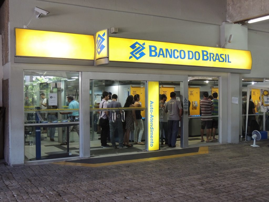 Procon fiscaliza se agências bancárias em Natal cumprem tempo máximo de espera em filas