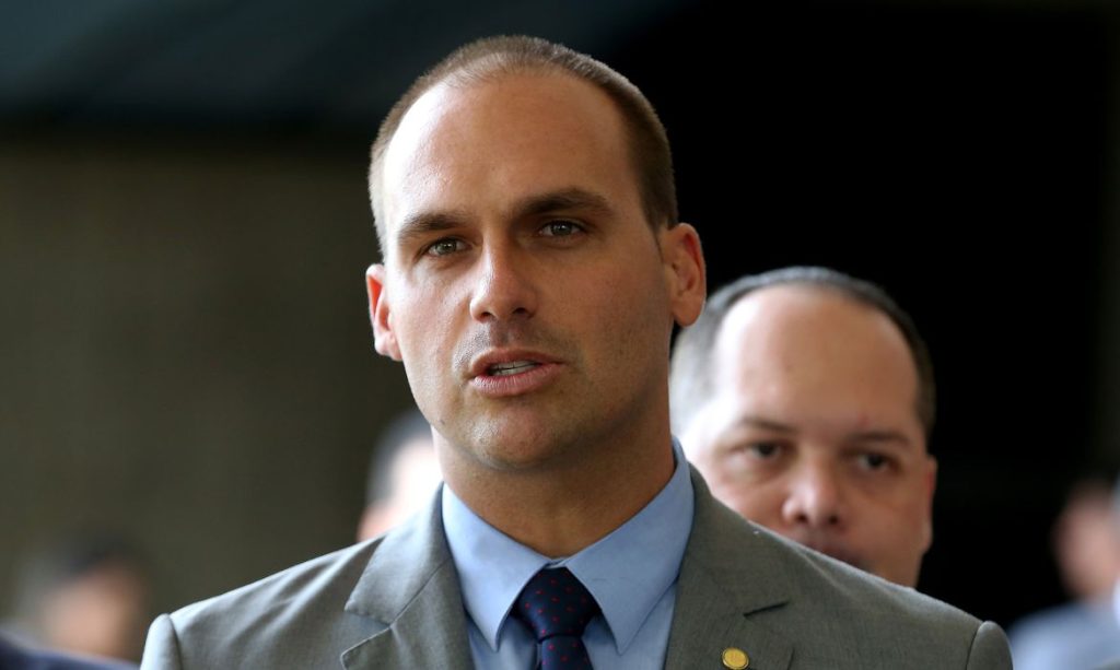 STF “ainda está muito pendente para a esquerda”, diz Eduardo Bolsonaro