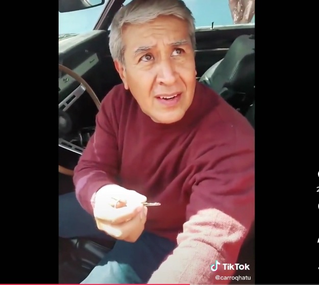 Filho compra mesmo carro que pai vendeu para pagar sua faculdade