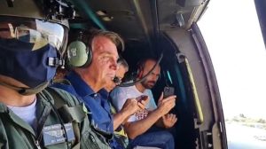 Bolsonaro deve realizar sobrevoo em áreas atingidas pelas chuvas em Natal no sábado (16)