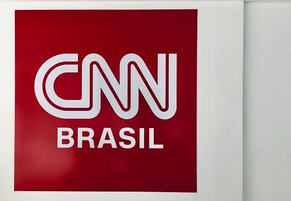 CNN Brasil corta custos, revolta jornalistas e vive fim de sonho após dois anos