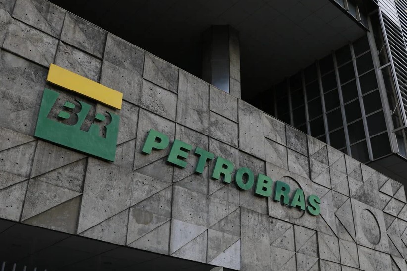 Petrobras anuncia nova redução no preço da gasolina