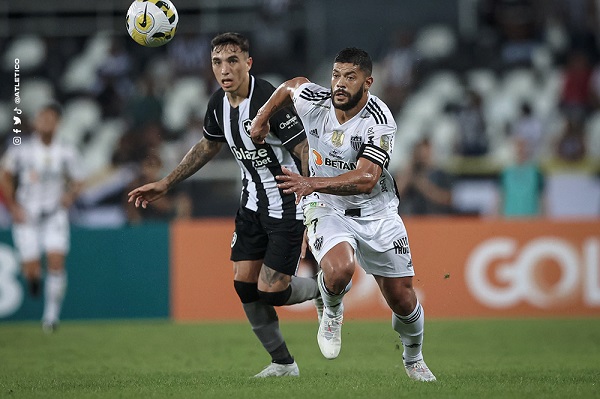 Atlético-MG vence Botafogo e lidera momentanemente o Brasileirão