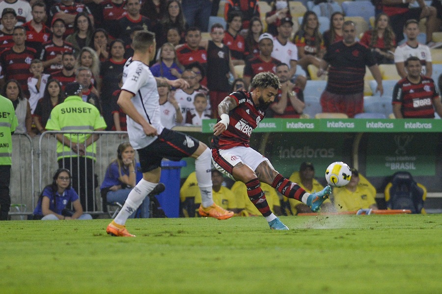 Flamengo pressiona, mas só empata no Maracanã