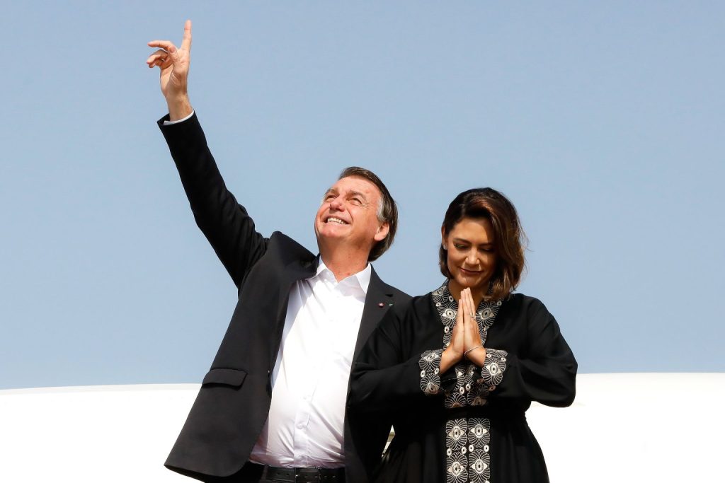Bolsonaro diz a evangélicos que tem aprendido a se aproximar das mulheres