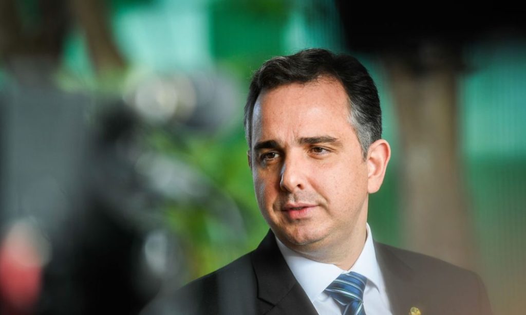 Presidente do Senado decide instalar CPI do MEC após eleições