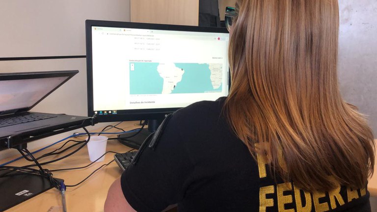 PF investiga suspeito de aliciar crianças através da internet