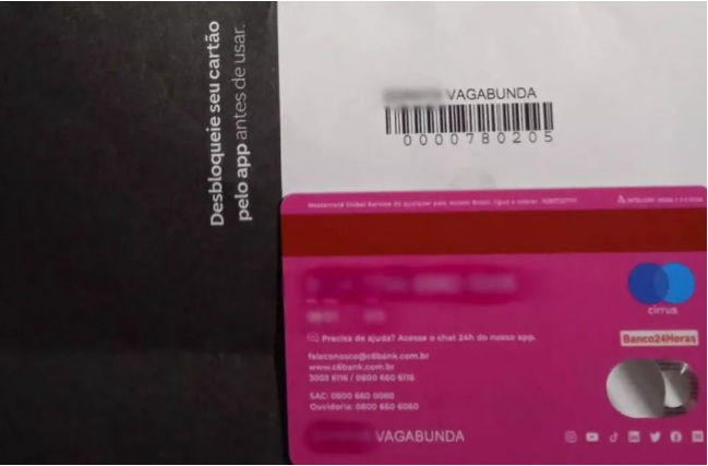 Mulher tem sobrenome trocado por ‘vagabunda’ em cartão e pede indenização de R$ 50 mil