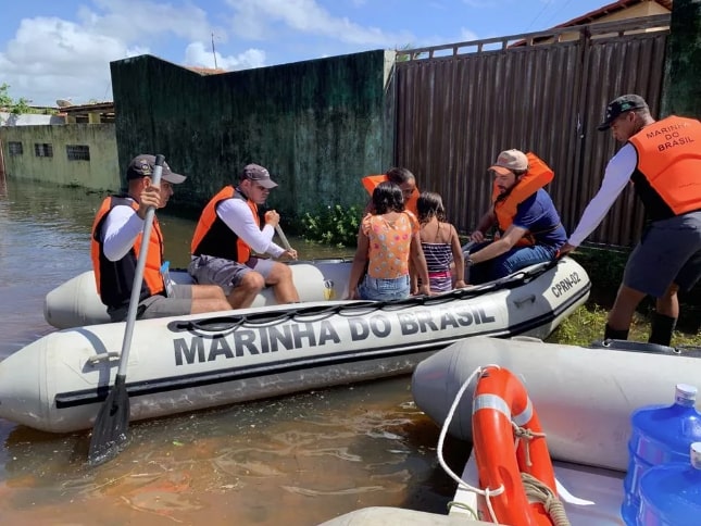 Marinha é acionada para resgatar população ilhada em município do litoral Sul do RN