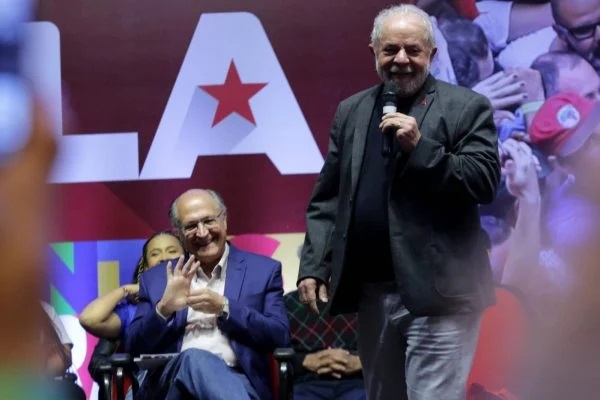 Em SP, PT oficializa chapa Lula e Alckmin à Presidência da República