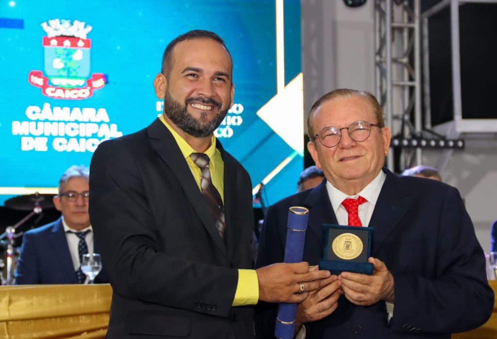 Em Caicó, Jaime Calado é homenageado com Comenda de Honra ao Mérito Vila do Príncipe