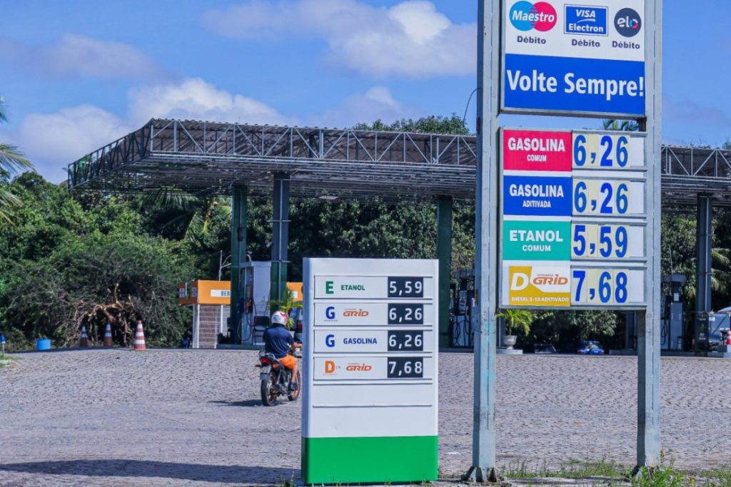 Tá faltando gasolina