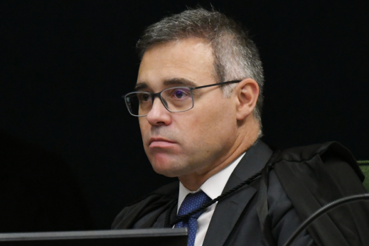 André Mendonça rejeita pedido para suspender tramitação da PEC das Bondades