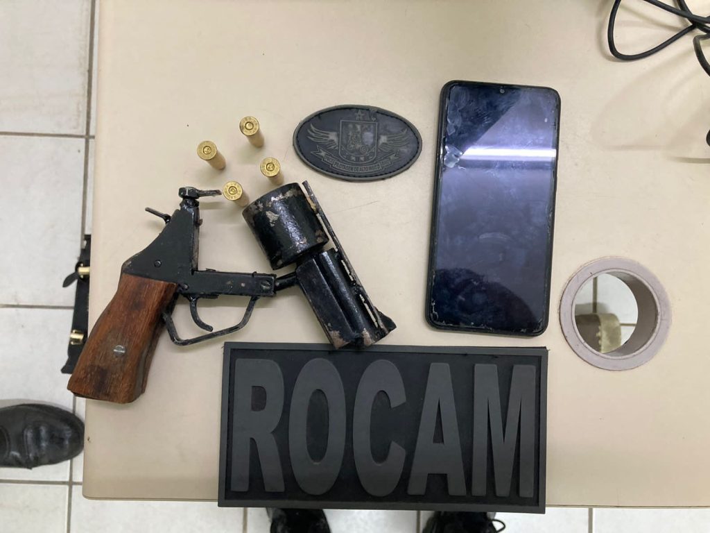 ROCAM prende mulher por porte ilegal de arma de fogo e roubo em São Gonçalo do Amarante/RN