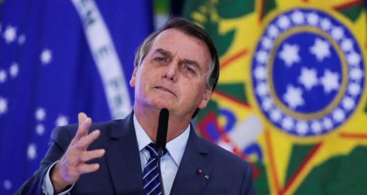 Bolsonaro critica governadores que acionaram o STF contra redução do ICMS da gasolina: “Acham que está barata?”