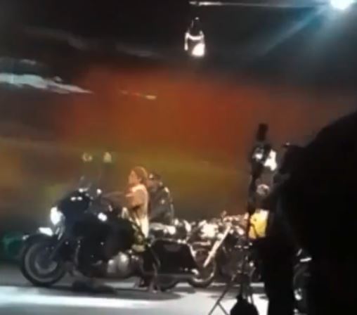 Rede Globo nega autoria de vídeo que simula atentado contra Bolsonaro