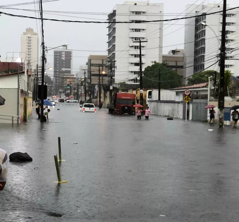 STTU INFORMA: Veja pontos de alagamentos em Natal com as chuvas deste domingo