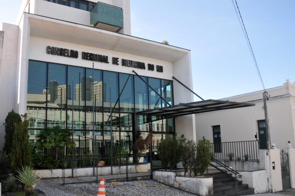 Justiça proíbe exercício ilegal da medicina por optometristas após ação movida pelo Conselho de Medicina do RN