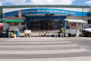 Pacientes denunciam que estão presos no Hospital Deoclécio Marques por falta de película para imprimir raio-X