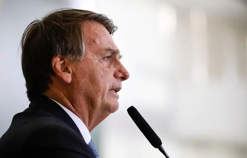Bolsonaro critica governadores do Nordeste e promete “um dos combustíveis mais baratos do mundo”