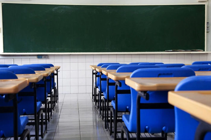Educação Governo do Estado orienta que aulas sejam suspensas nesta segunda (4) em algumas cidades por causa das chuvas