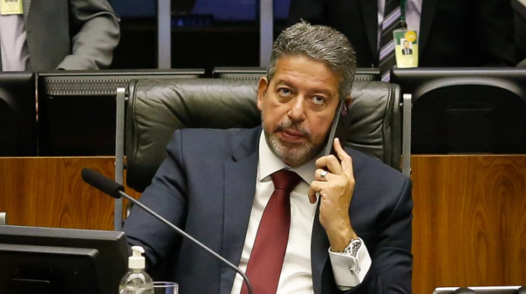 Ocorrência grave e sem precedentes, diz Lira após instabilidade em sistema de votação da Câmara