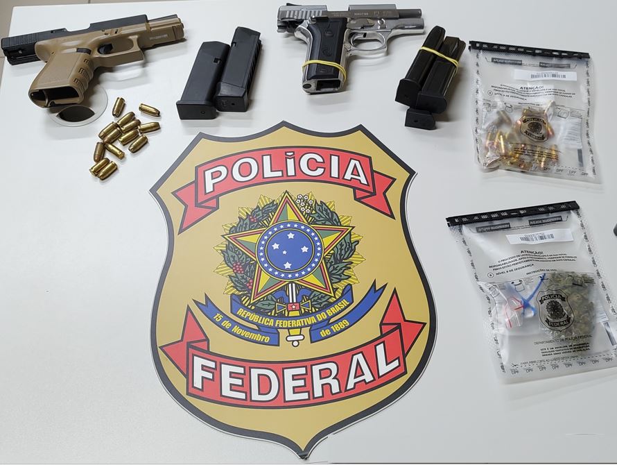PF prende empresário com armas, munições e carros de luxo em Natal