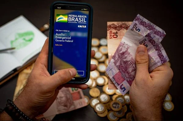 Veja os benefícios criados caso a PEC dos Auxílios seja aprovada
