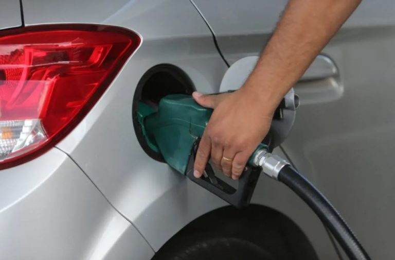 Petrobras reduz preço da gasolina em R$ 0,20 por litro para distribuidoras