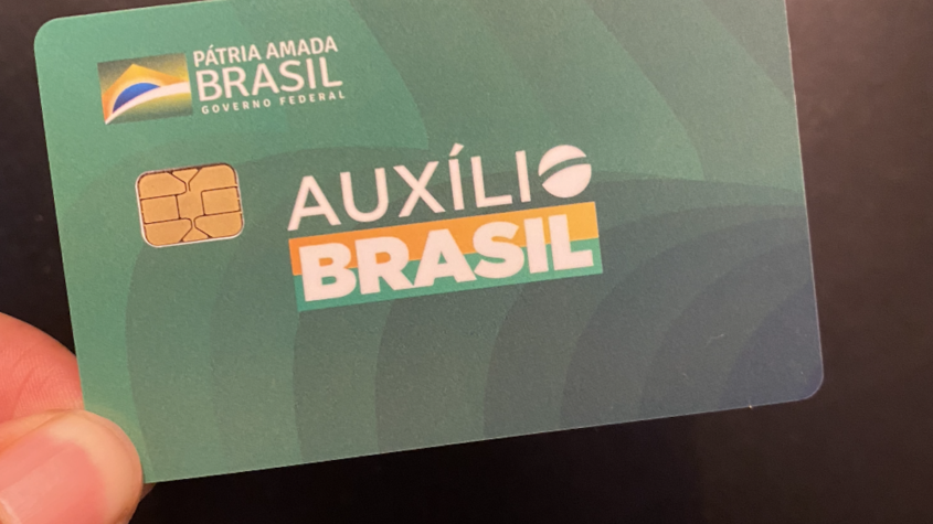 Governo publica MP que amplia Auxílio Brasil e vale-gás