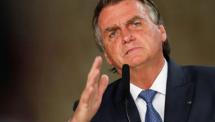 “Esse vagabundo que se exploda”, diz Bolsonaro sobre médico que estuprou grávida durante parto