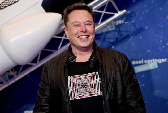 Twitter anuncia que vai processar Elon Musk para fazê-lo cumprir acordo de compra da companhia por 44 bilhões de dólares