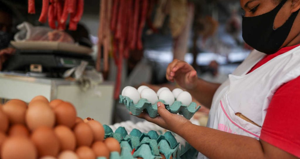 Pequenos negócios geram renda de R$ 420 bilhões por ano; Empresas de menor porte correspondem a 30% do PIB