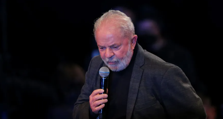 Política “Estão tentando fazer das campanhas eleitorais uma guerra”, diz Lula em Brasília
