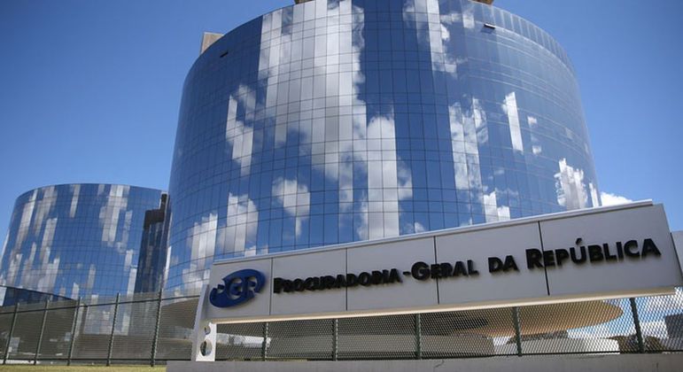 PGR rejeita investigação sobre suposta interferência de Bolsonaro no caso do MEC envolvendo o ex-ministro Milton Ribeiro