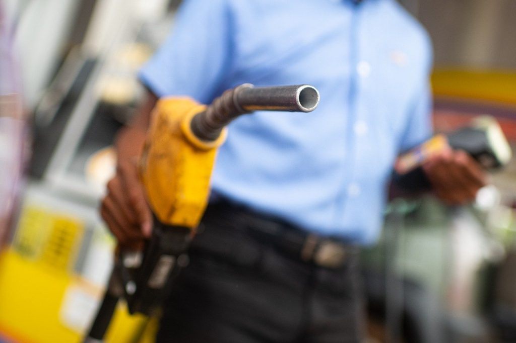 Preço da gasolina no Brasil está abaixo da média mundial, aponta levantamento