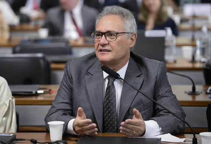 Aliado de Lula, Renan Calheiros, do MDB, diz que vai à Justiça para adiar convenção que oficializaria candidatura de Tebet