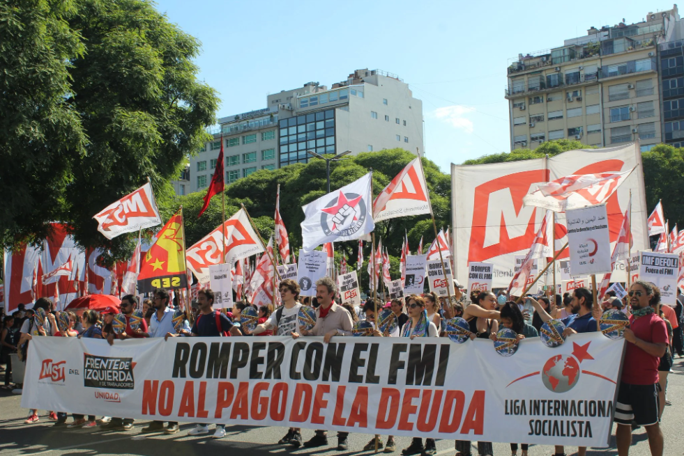 Esquerda e direita vão às ruas contra o governo na Argentina