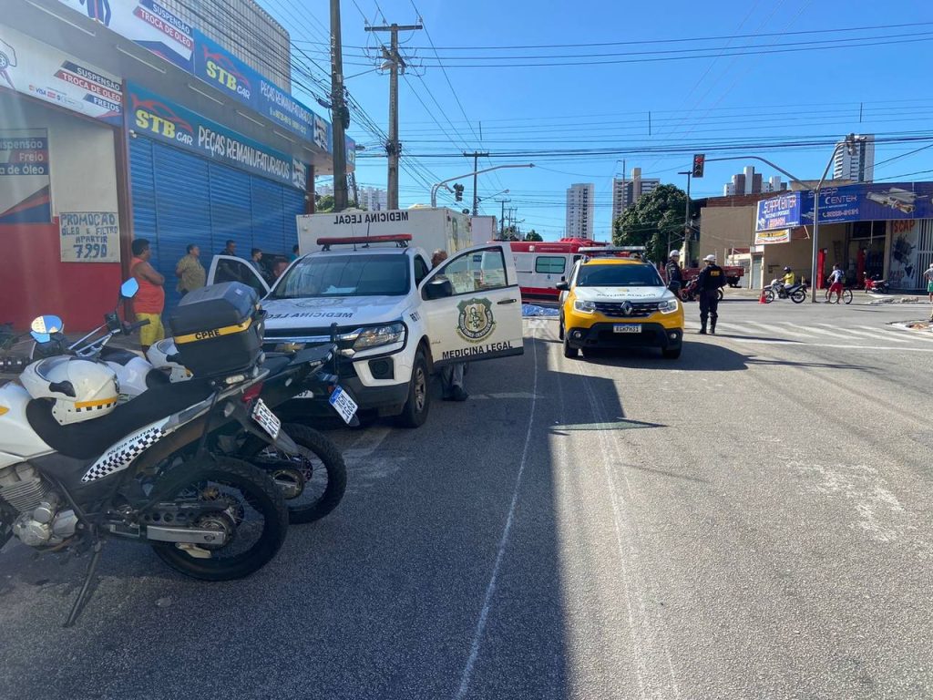 Motociclista morre ao ser atingido e arrastado por ônibus em Natal