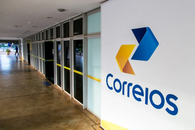 Funcionário dos Correios mata colega após briga por capacete