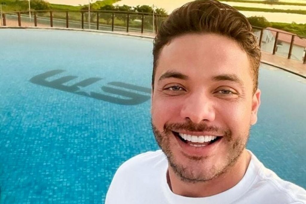 Wesley Safadão é denunciado por erotização infantil após vídeo gravado com a filha