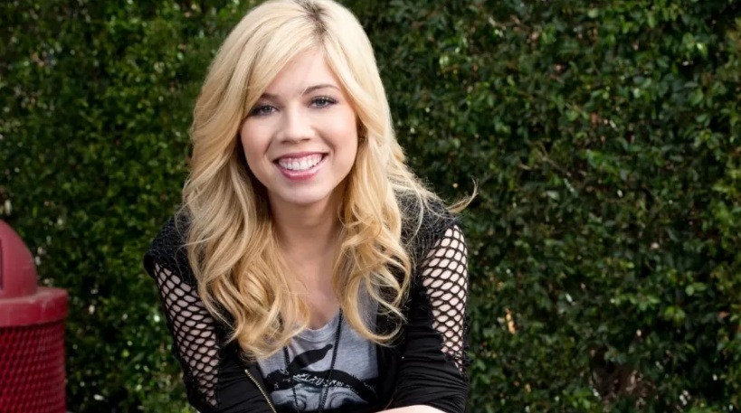 Atriz de ‘iCarly’ afirma que canal infantil ‘tentou comprar silêncio em caso de abuso’