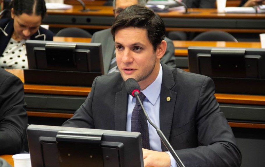 Rafael Motta critica gestão de Carlos Eduardo como prefeito: “Natal não aguenta uma chuva”