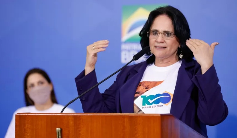 TSE manda apagar vídeo de Damares que acusa Lula de incentivar uso de droga