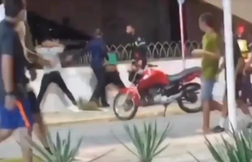 Guarda municipal é afastado de ações de rua após ser filmado agredindo duas pessoas em Mossoró