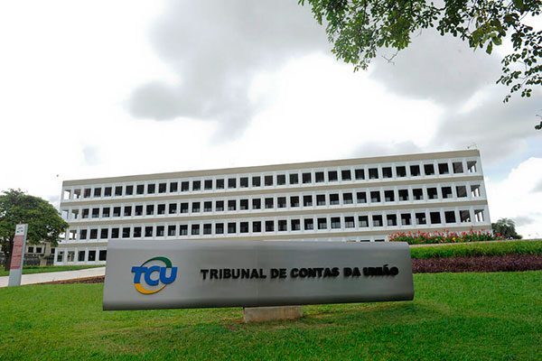 TCU e TCE entregam à Justiça Eleitoral listas dos gestores com contas julgadas irregulares